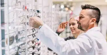 Pourquoi faut-il consulter un opticien