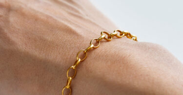 Le charme intemporel du bracelet en or jaune